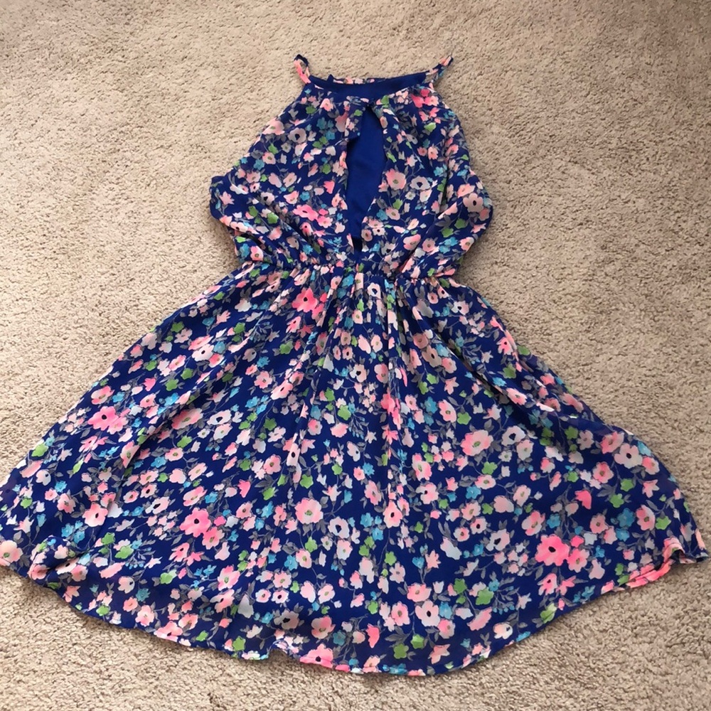 Floral Lush Dress with Open Back - Picture 3 of 3